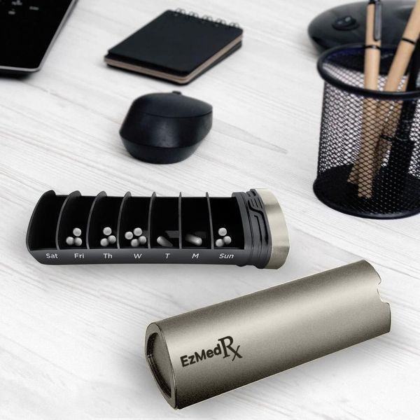 Премиальный контейнер для таблеток EzMedrx 7 Day Pill Organizer Metallic Silver 4384306447 фото