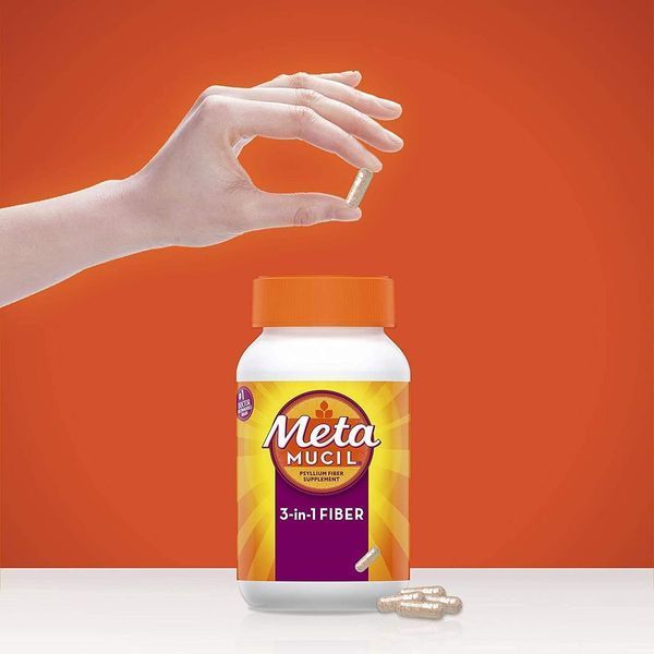Клетчатка для здоровья пищеварительной системы Metamucil 3-in-1 Fiber Capsules 300 капсул 2241038127 фото